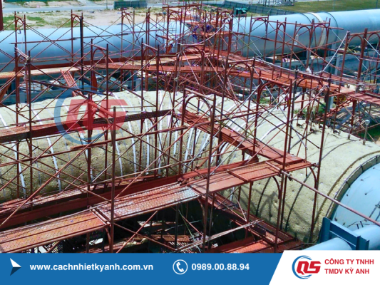 THI CÔNG CÁCH NHIỆT BẰNG BỌT THỦY TINH CELLULAR GLASS TRONG CÁCH NHIỆT LẠNH